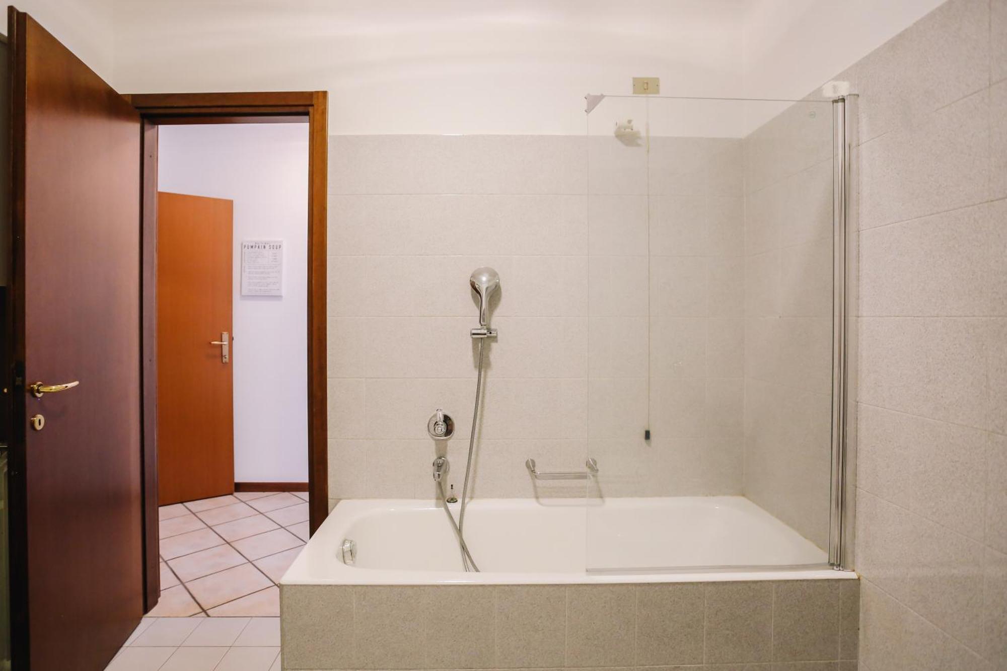 Flat Mazzini 6 Apartment Alzano Lombardo Exterior photo