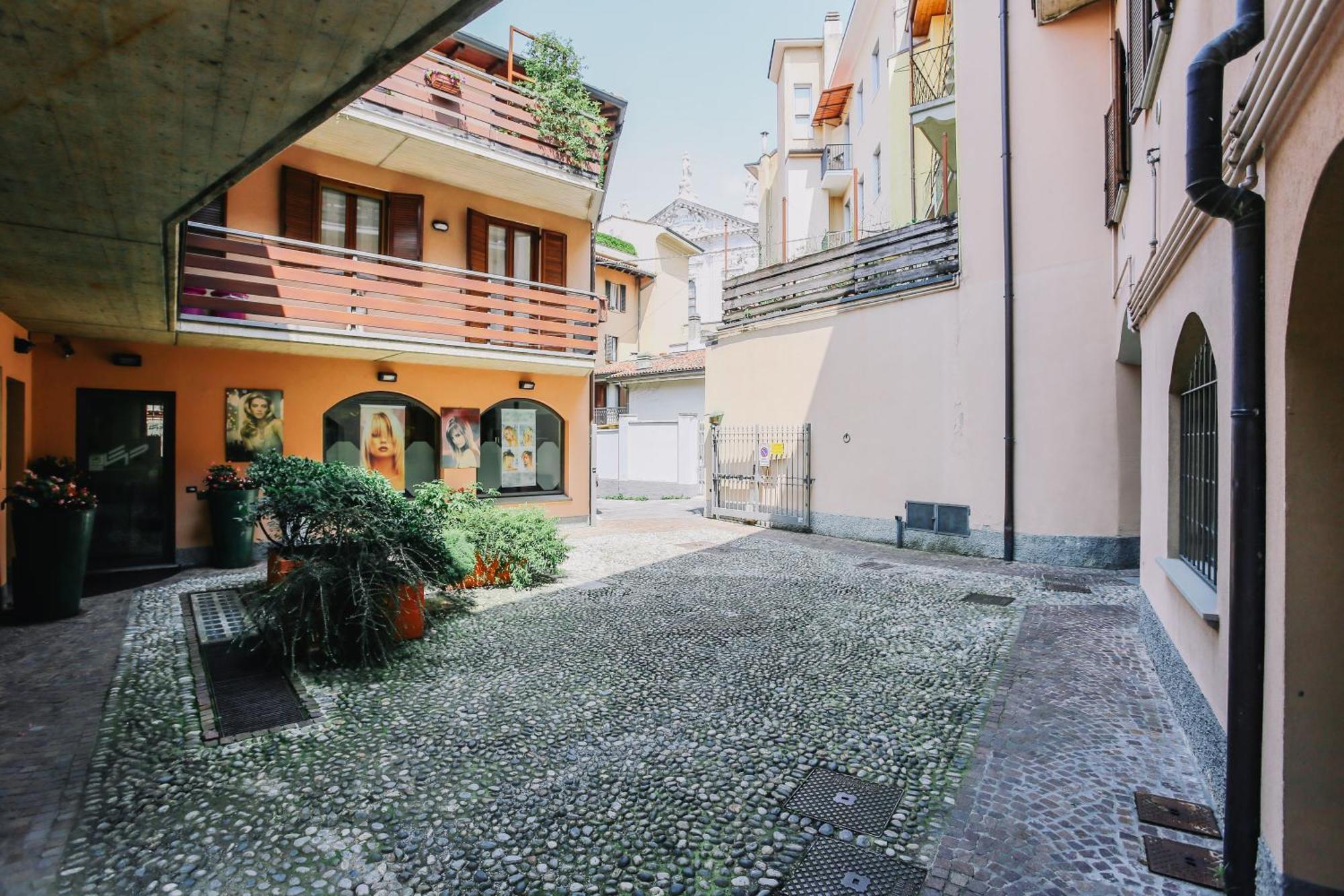 Flat Mazzini 6 Apartment Alzano Lombardo Exterior photo